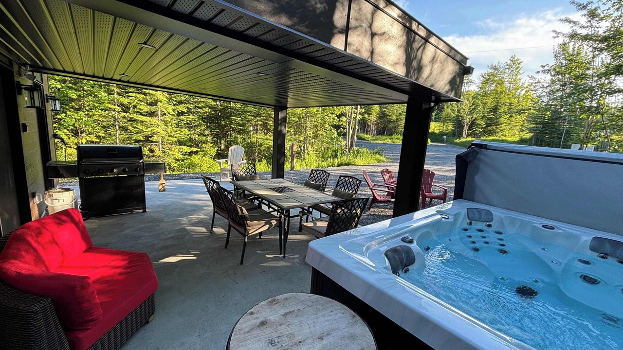 Photo of Outdoor in Adstock