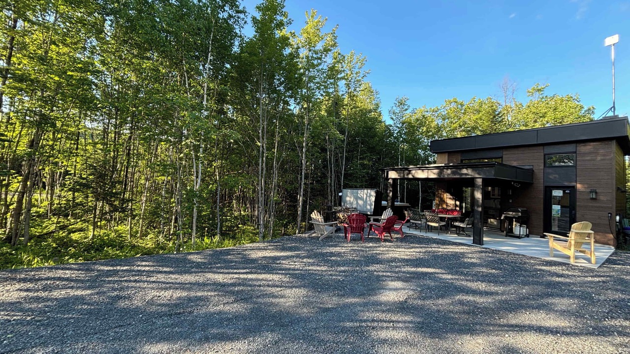 Photo of Outdoor in Adstock