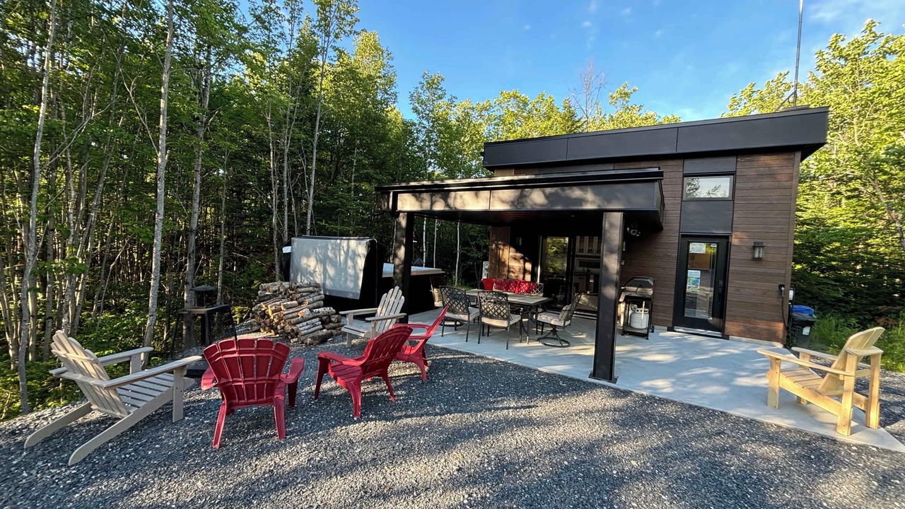 Photo of Outdoor in Adstock