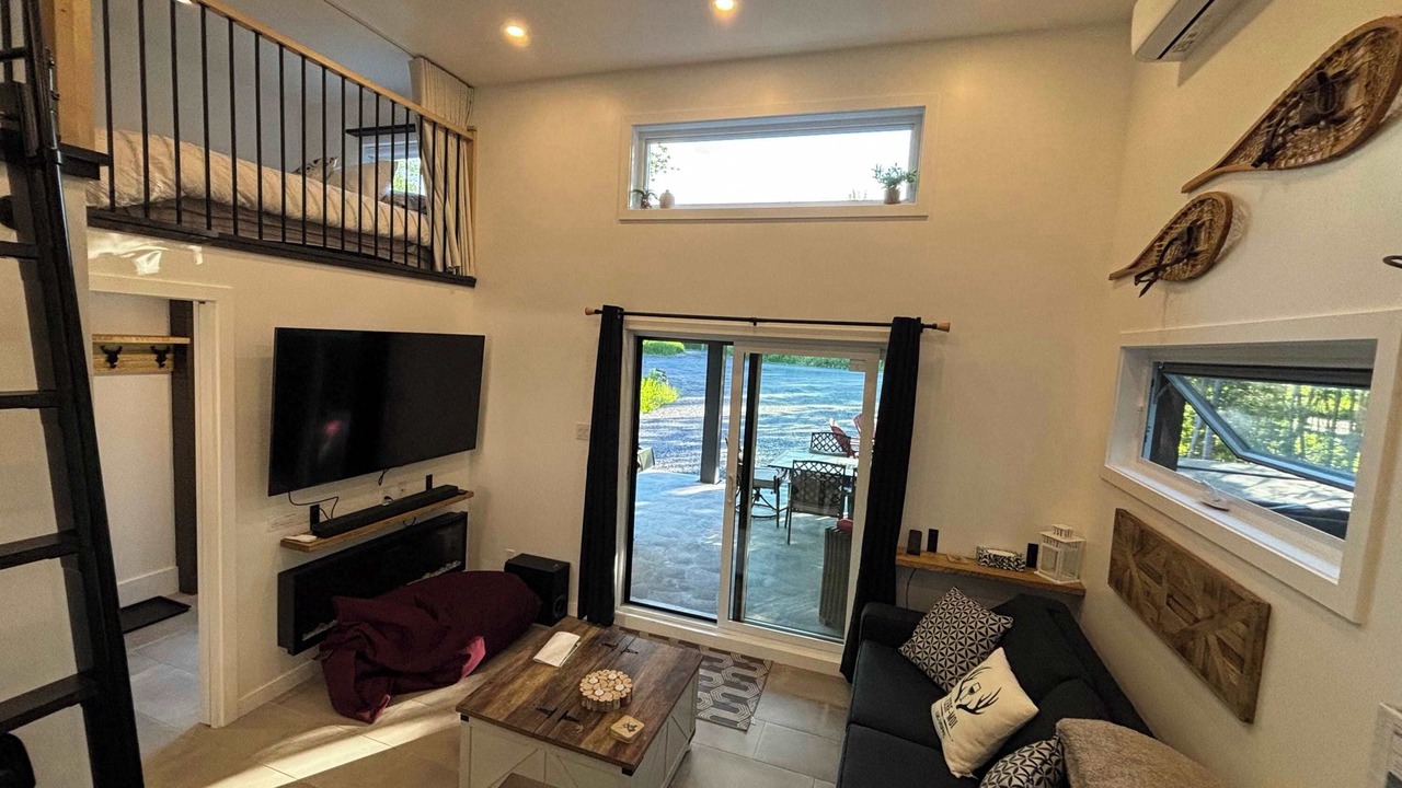 Photo of Livingroom in Adstock