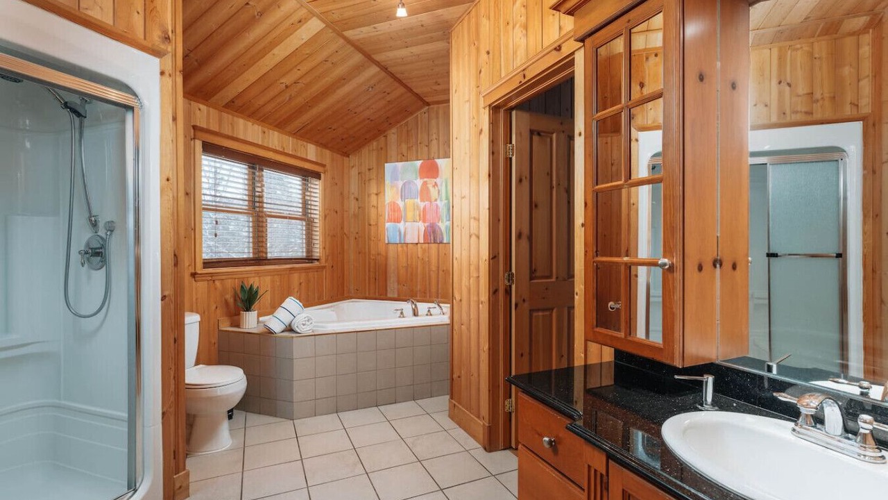 Photo of Bathroom in Mille-Isles