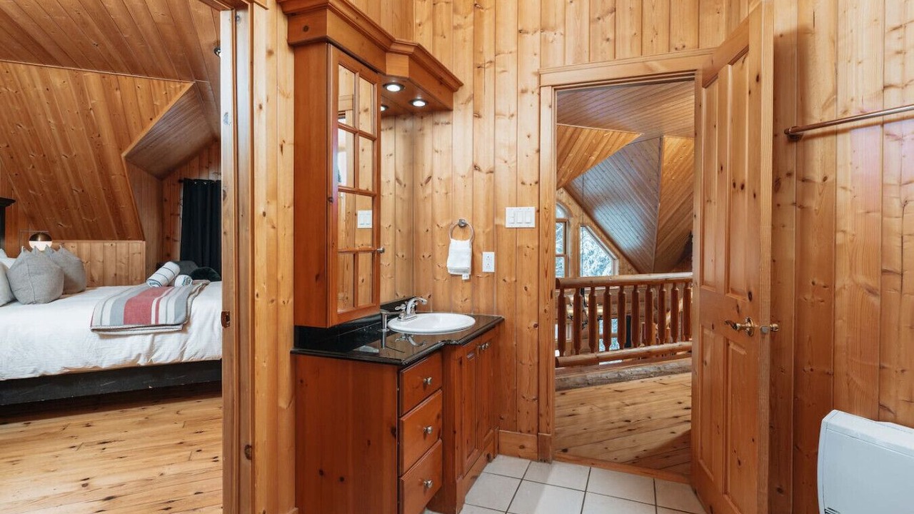 Photo of Bedroom in Mille-Isles
