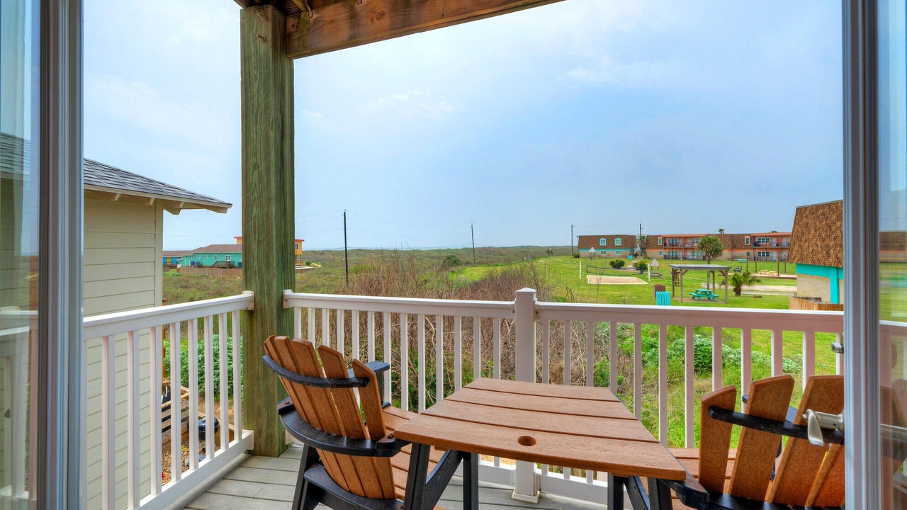 Photo of Patio Balcony in Sand Point