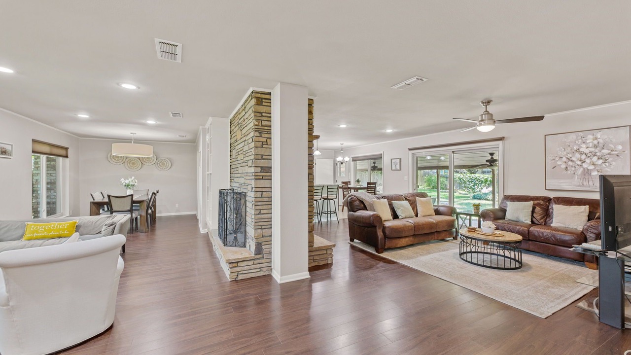 Photo of Livingroom in Scofield Farms