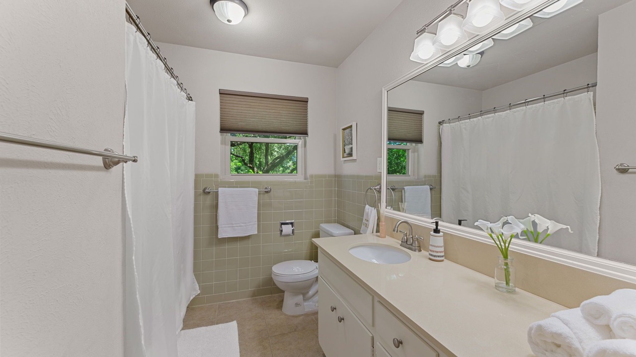 Photo of Bathroom in Scofield Farms