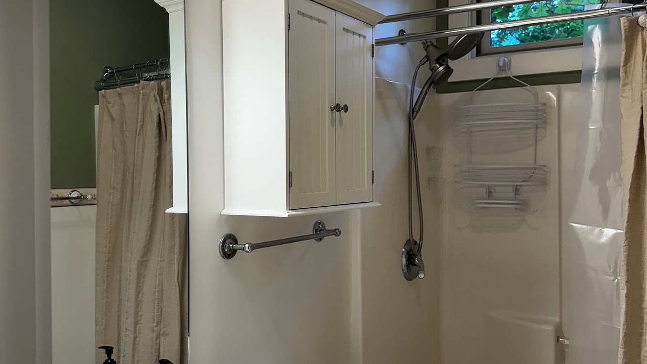 Photo of Bathroom in Summer Village