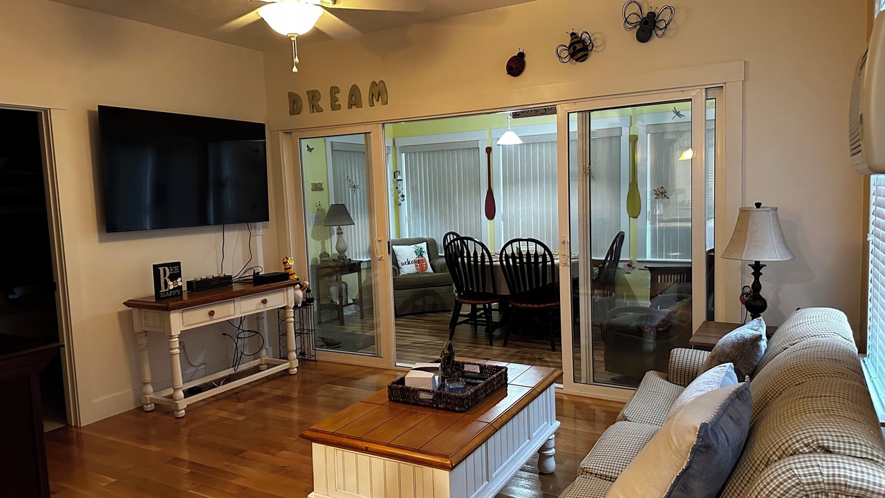 Photo of Livingroom in Summer Village