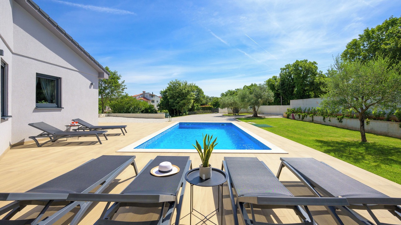 Photo of Outdoor in Mali Vareski