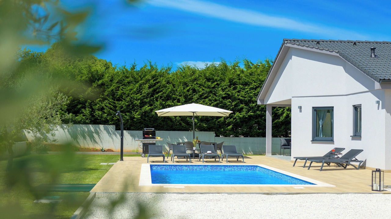 Photo of Outdoor in Mali Vareski
