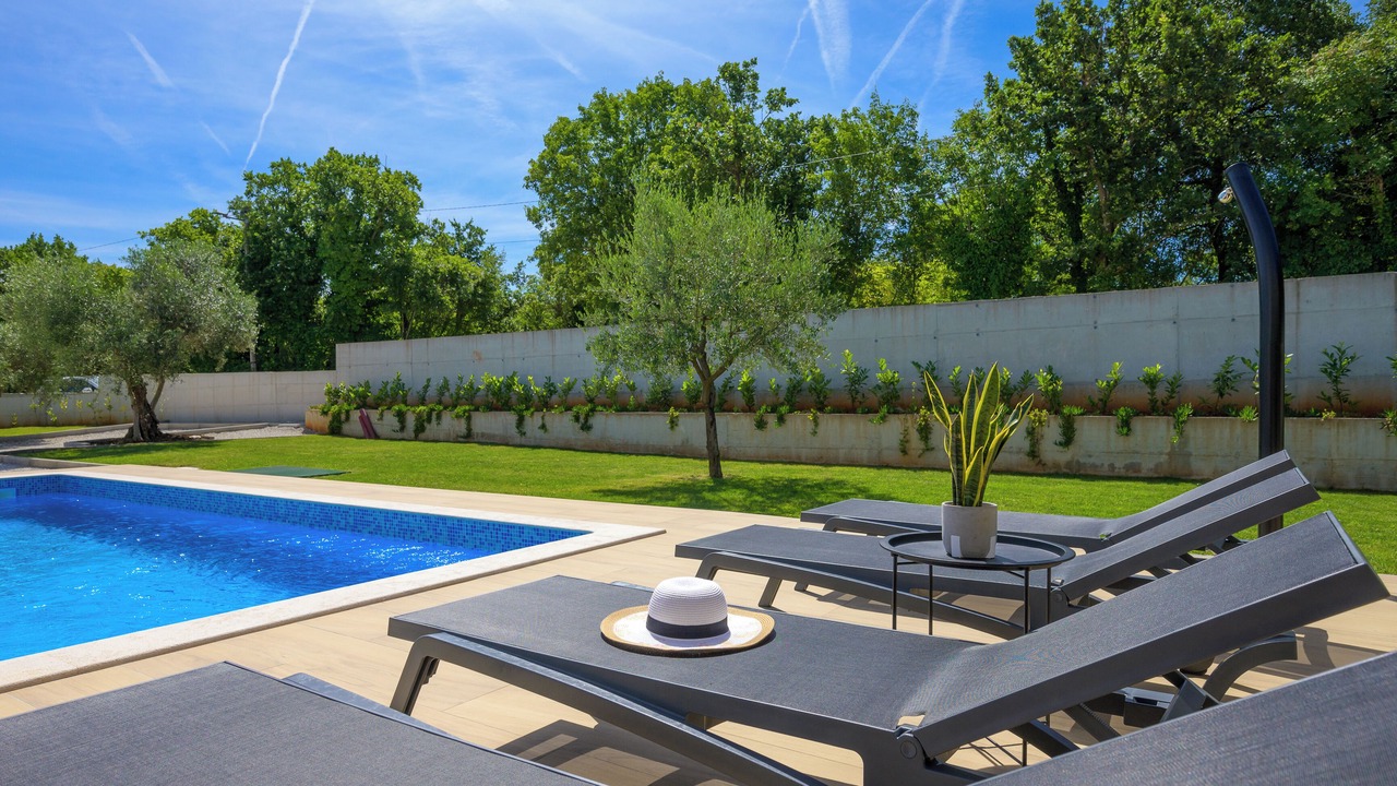 Photo of Outdoor in Mali Vareski