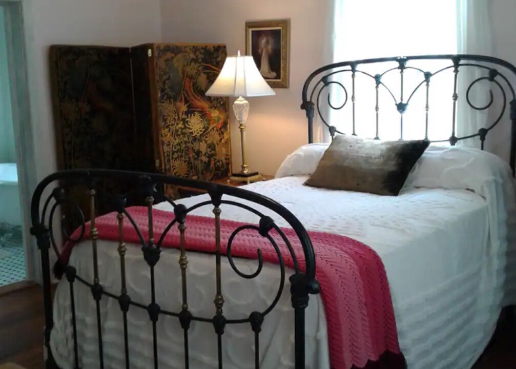 Photo of Bedroom in Historic District
