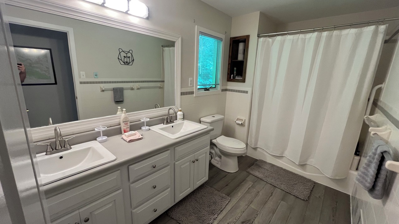 Photo of Bathroom in Aquashicola