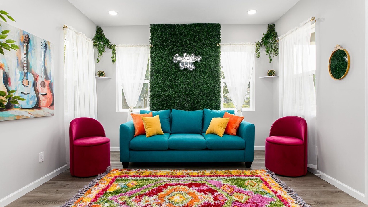 Photo of Livingroom in Near Northwest