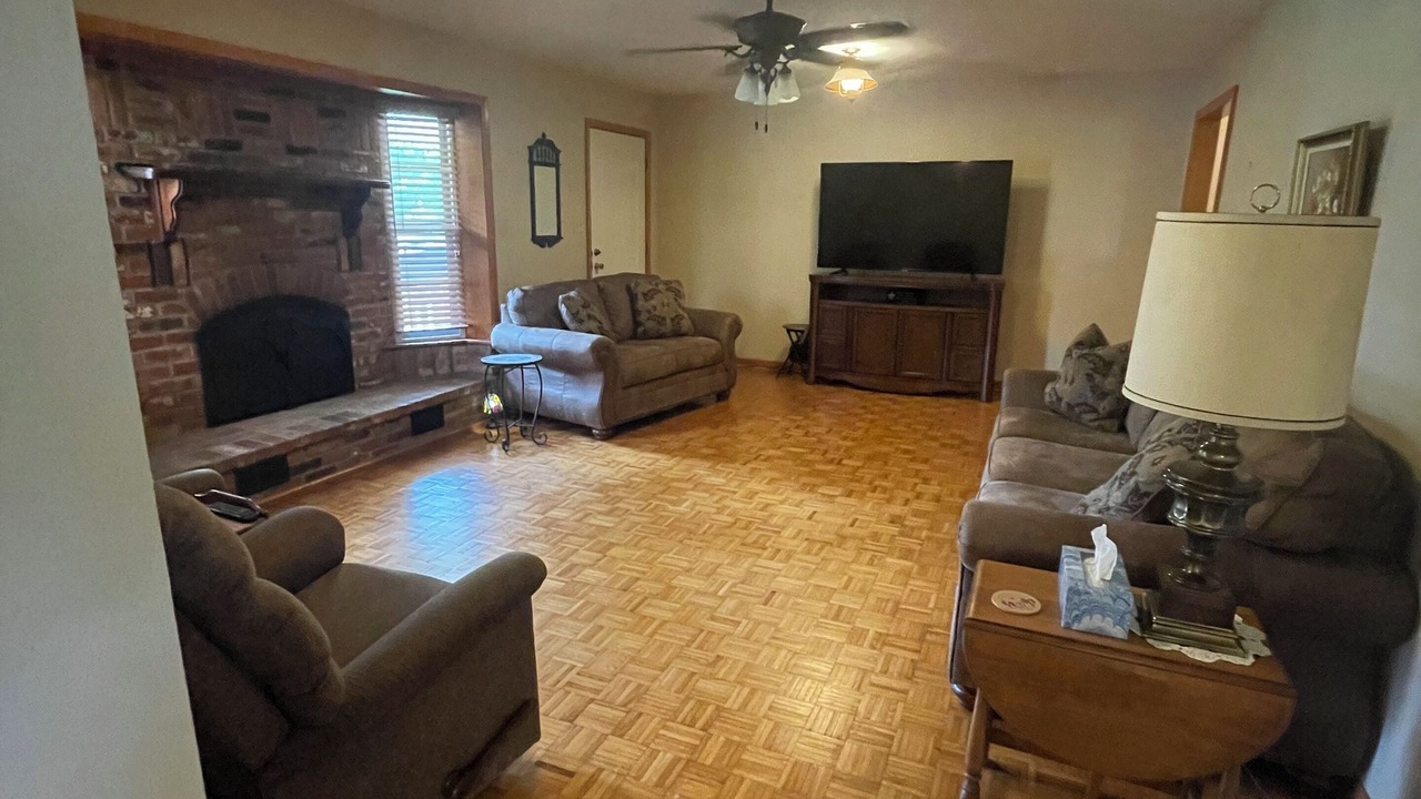 Photo of Livingroom in Elgin