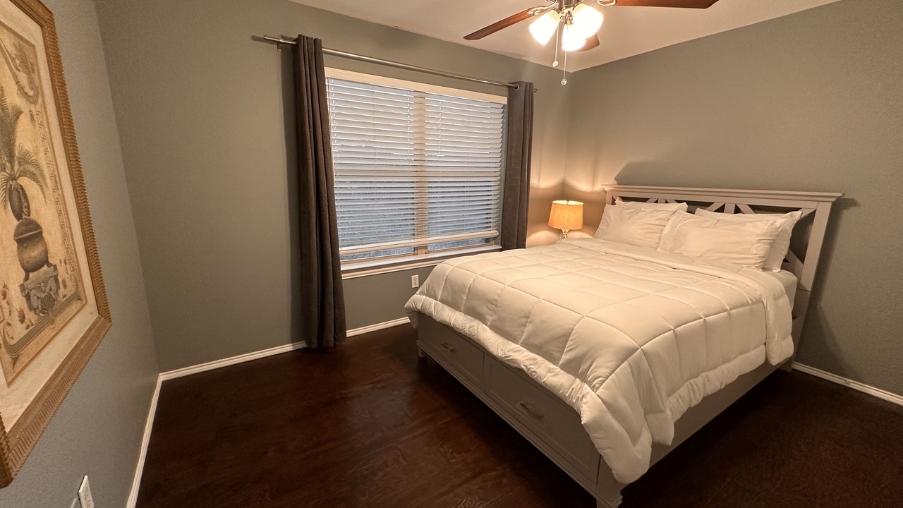 Photo of Bedroom in Grand Prairie