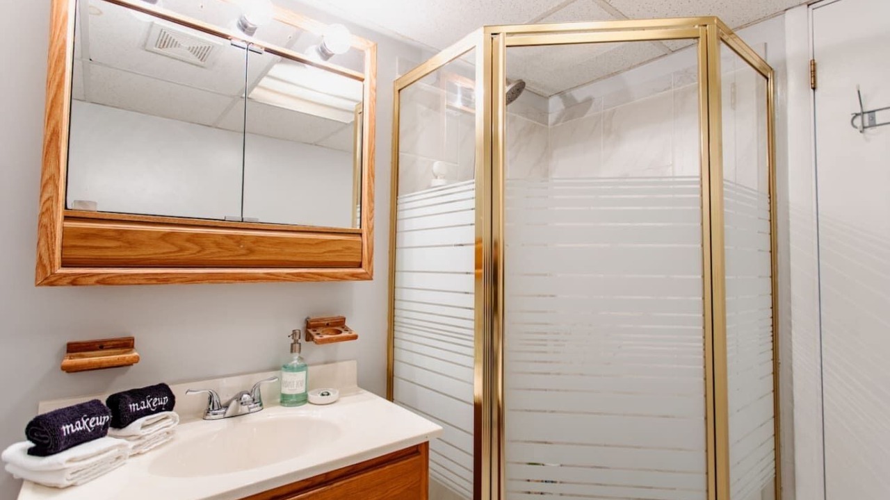 Photo of Bathroom in South Side Slopes