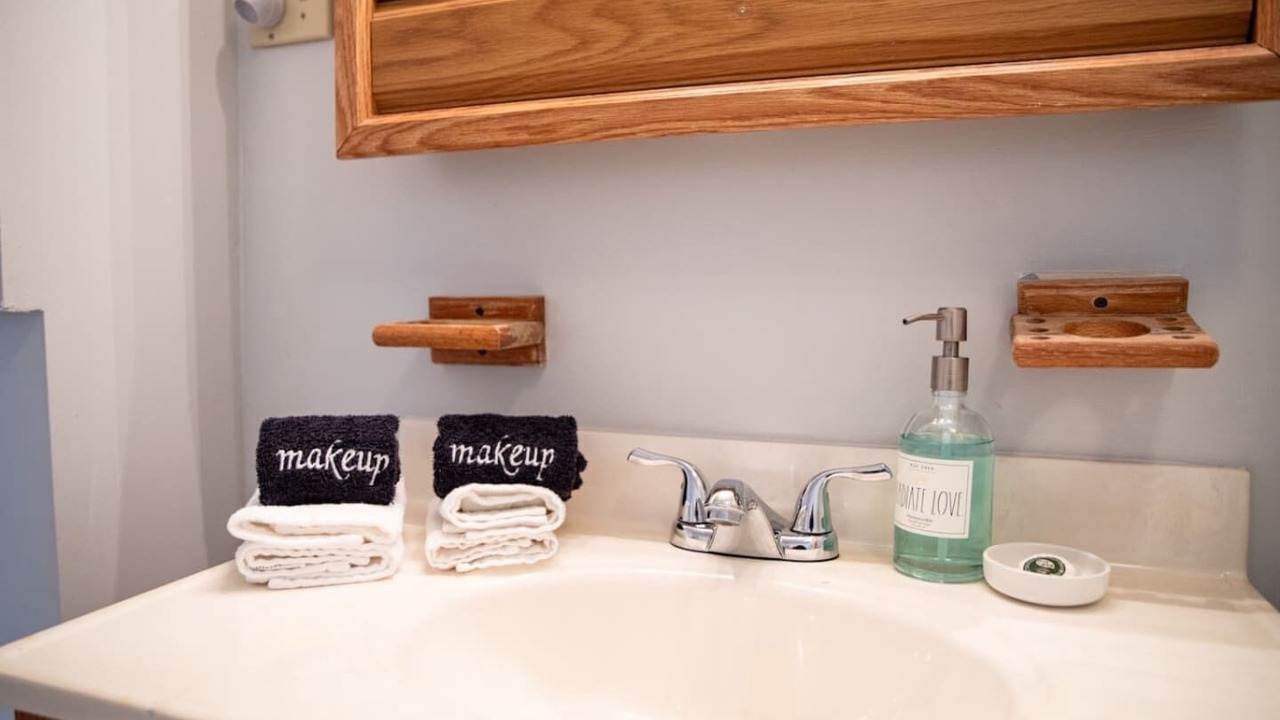 Photo of Bathroom in South Side Slopes