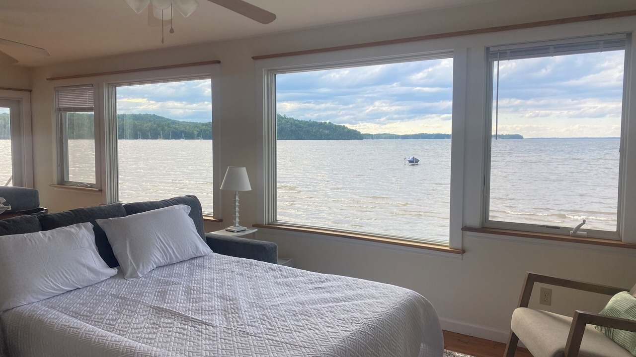 Photo of Bedroom in Shelburne