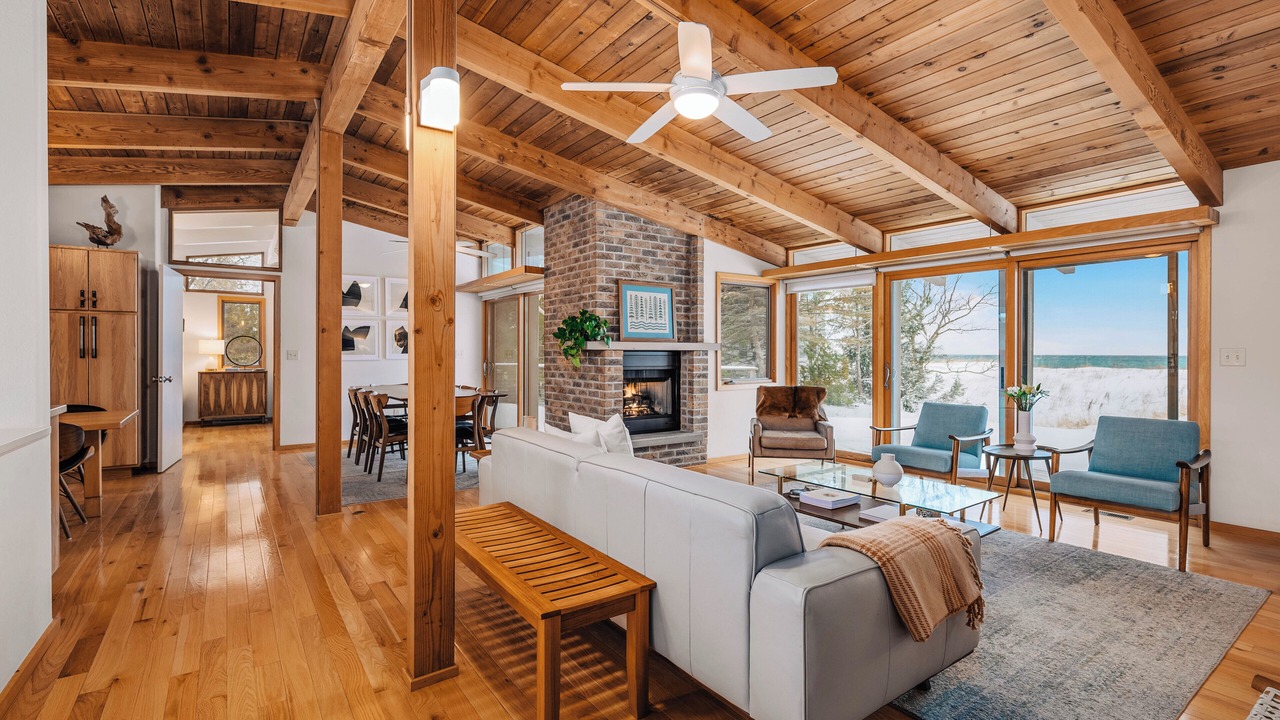Photo of Livingroom in Northport