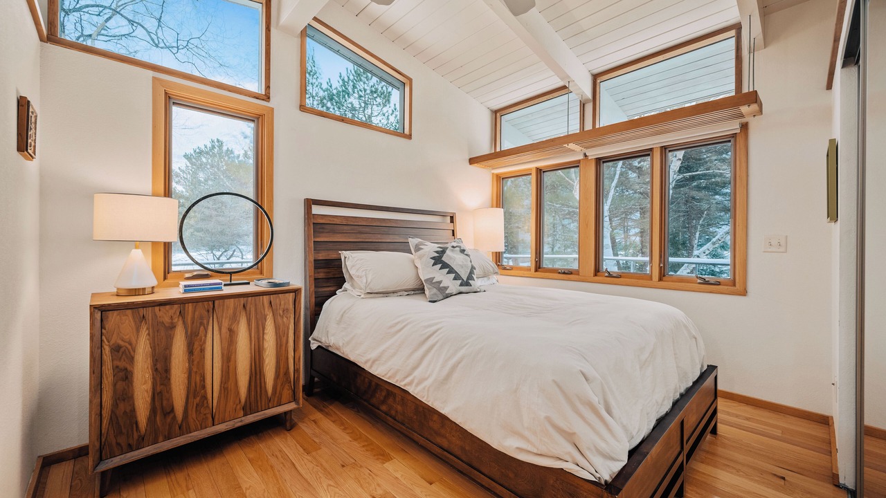 Photo of Bedroom in Northport