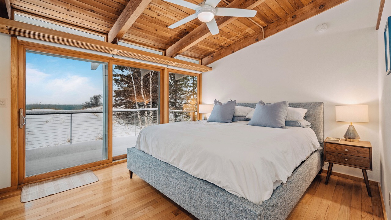 Photo of Bedroom in Northport