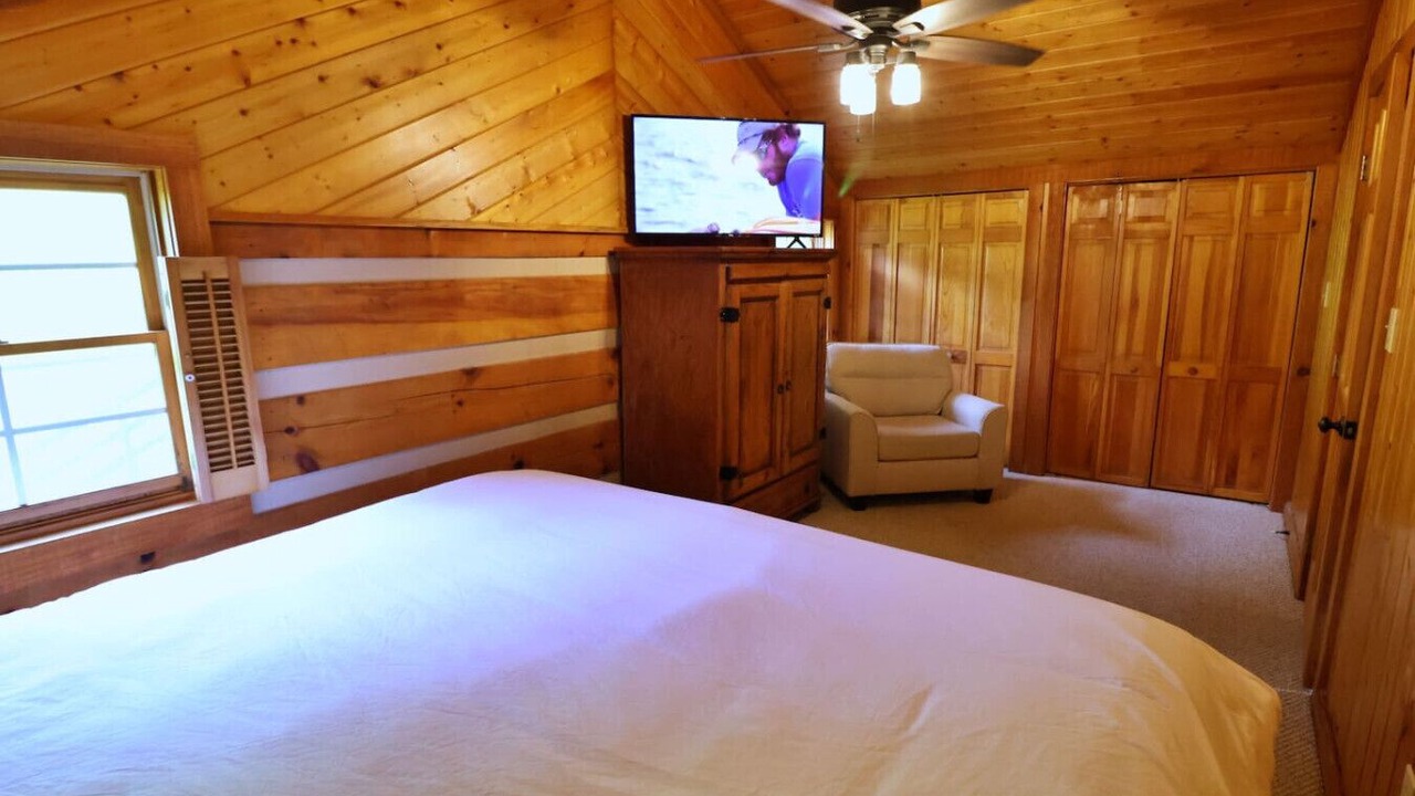 Photo of Bedroom in Cherokee
