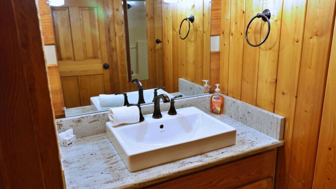 Photo of Bathroom in Cherokee