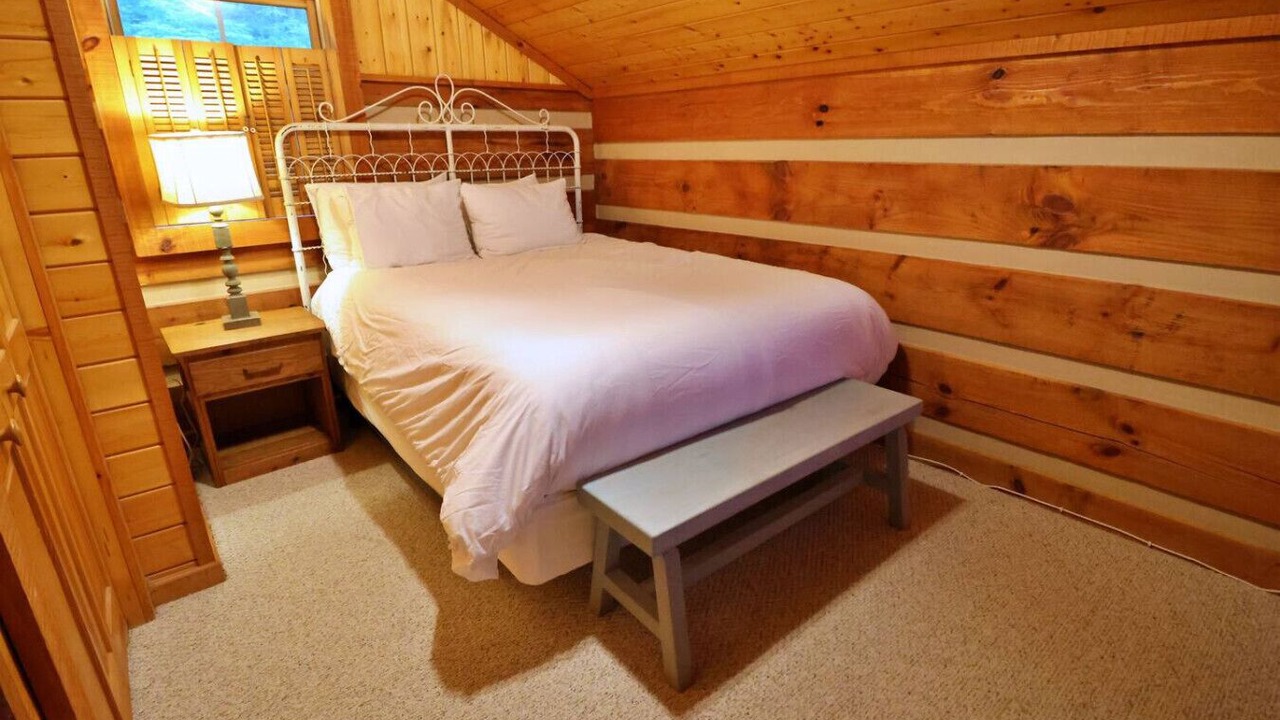 Photo of Bedroom in Cherokee