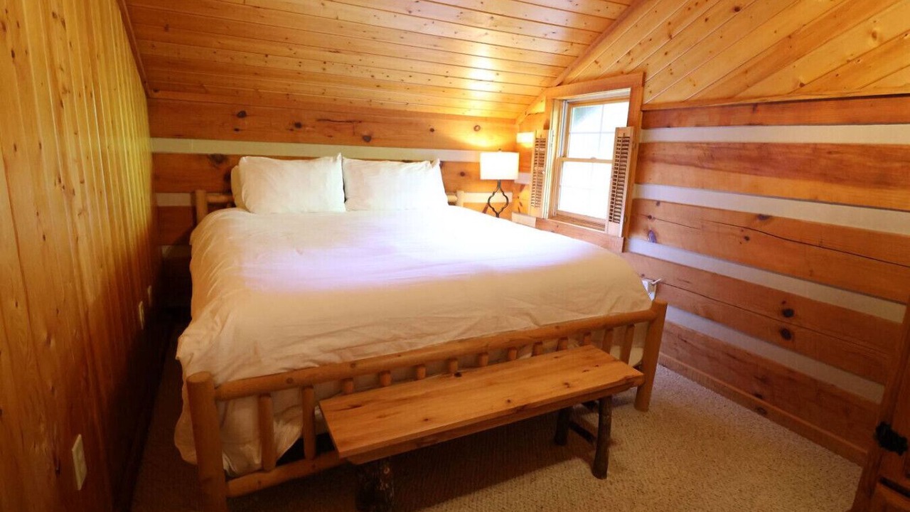 Photo of Bedroom in Cherokee