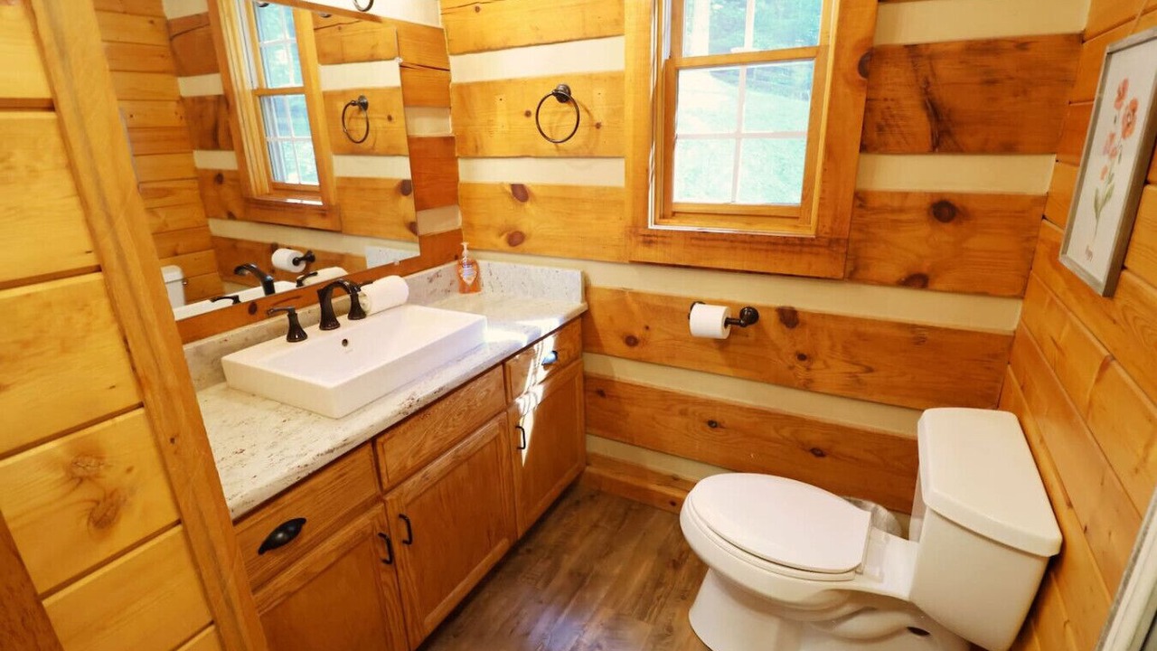 Photo of Bathroom in Cherokee