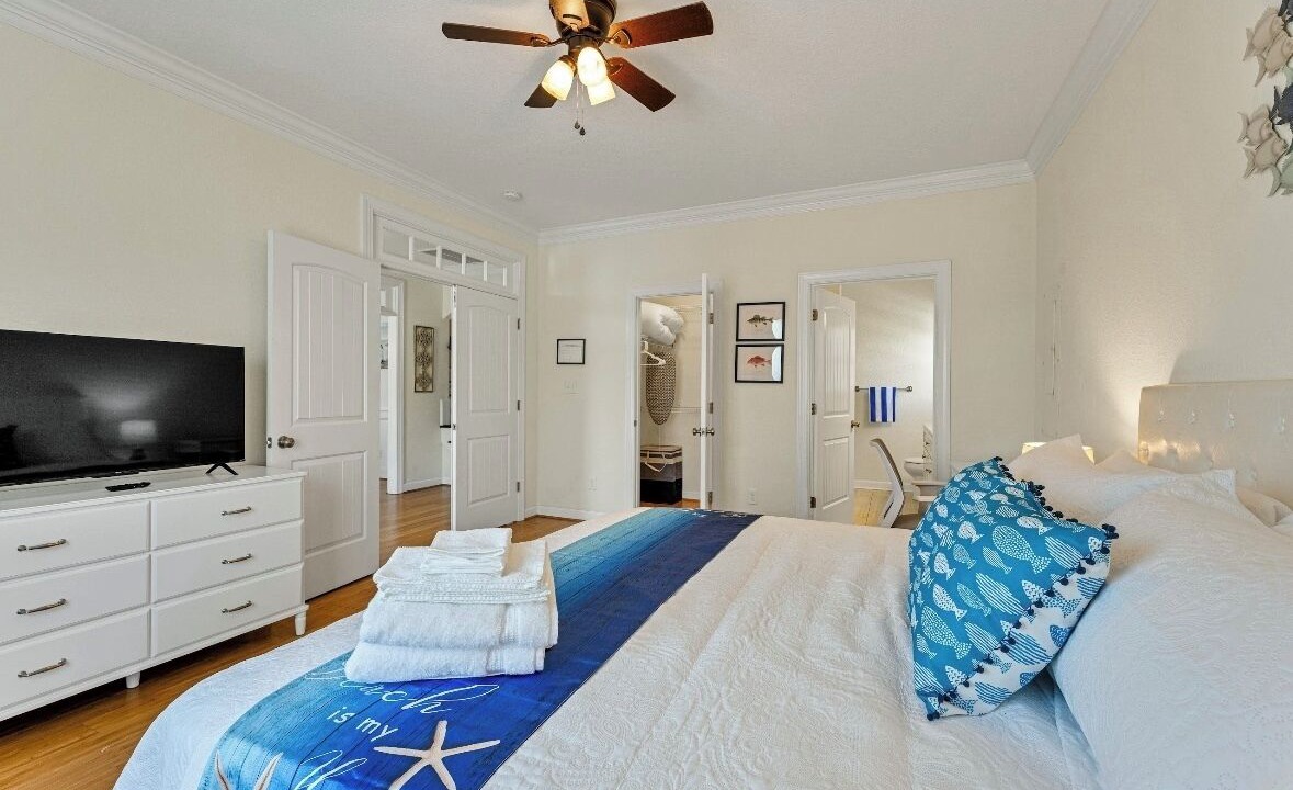 Photo of Bedroom in Willoughby Spit