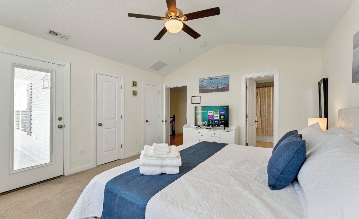 Photo of Bedroom in Willoughby Spit