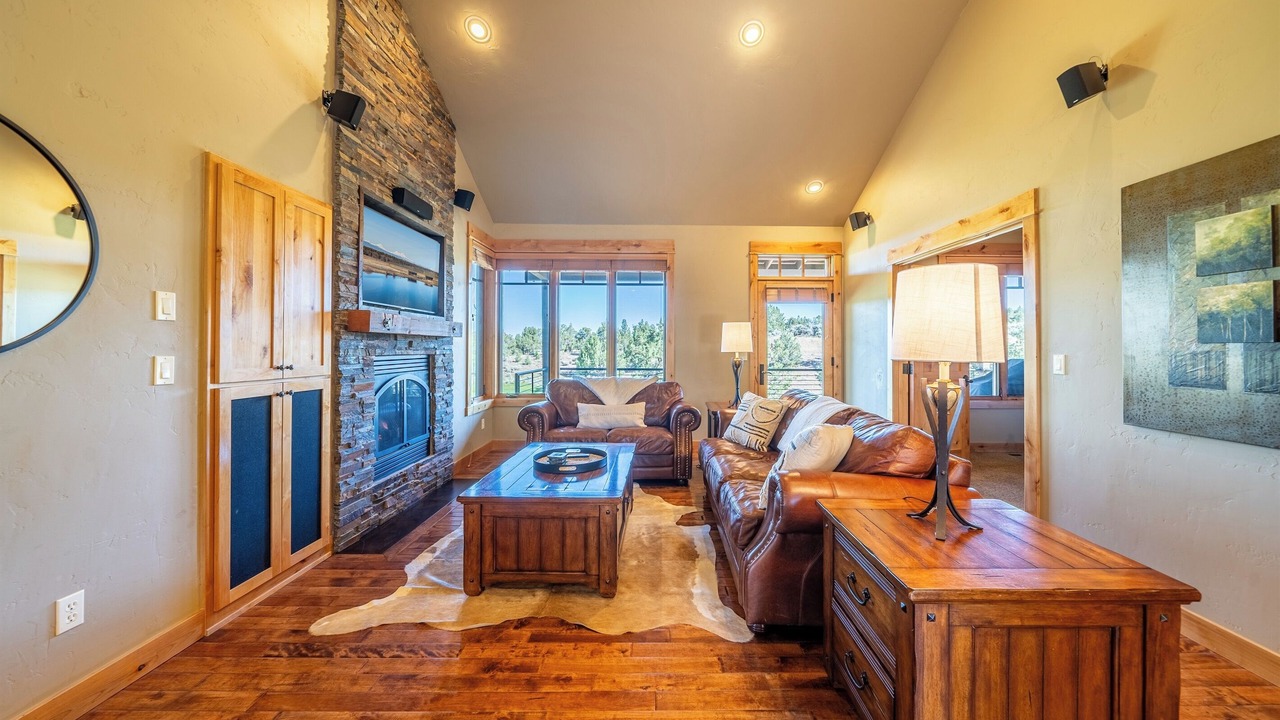 Photo of Livingroom in Powell Butte