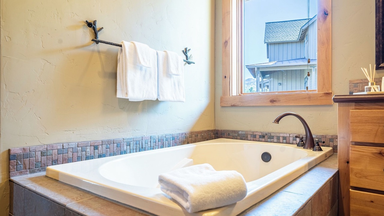 Photo of Bathroom in Powell Butte
