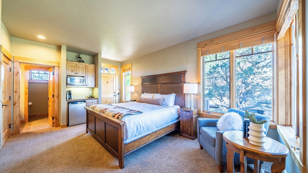 Photo of Bedroom in Powell Butte