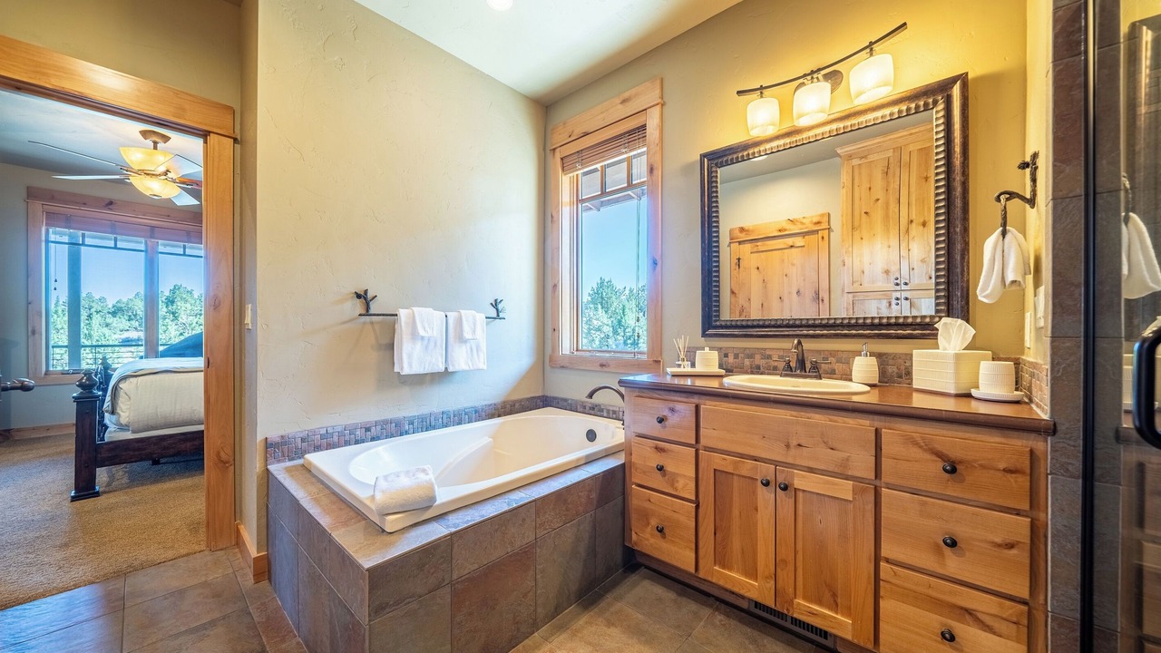 Photo of Bathroom in Powell Butte