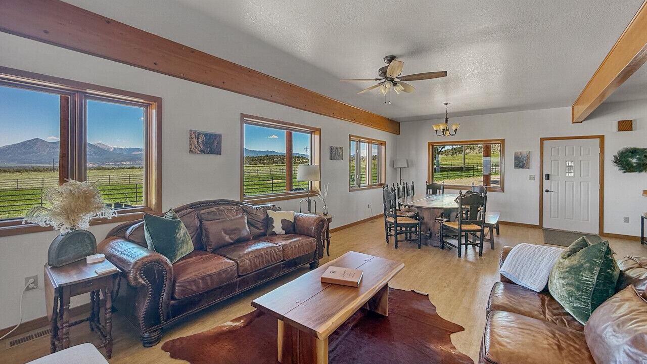 Photo of Livingroom in Lazear