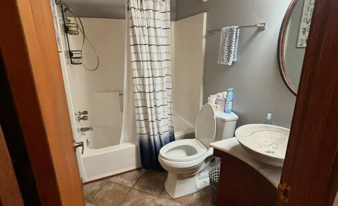 Photo of Bathroom in Davis Wharf