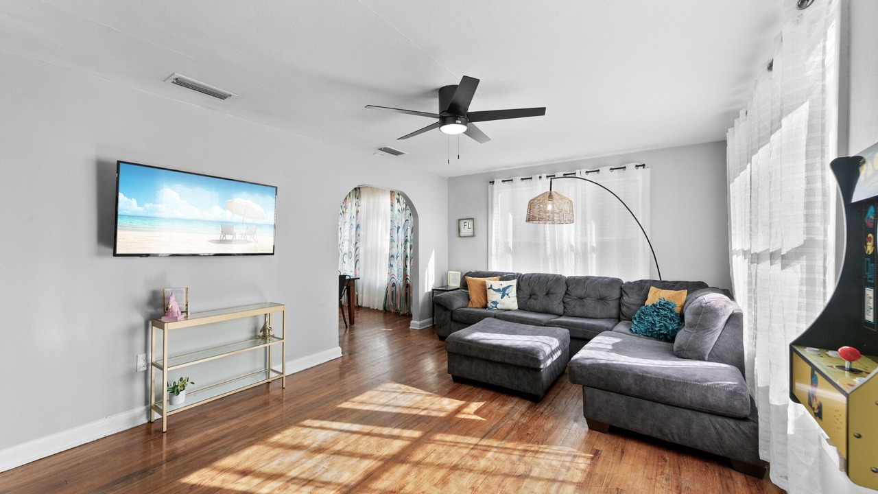 Photo of Livingroom in Murray Hill