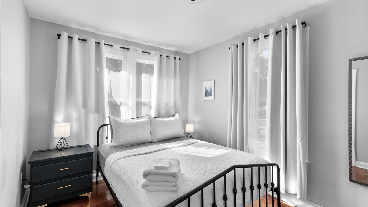 Photo of Bedroom in Murray Hill