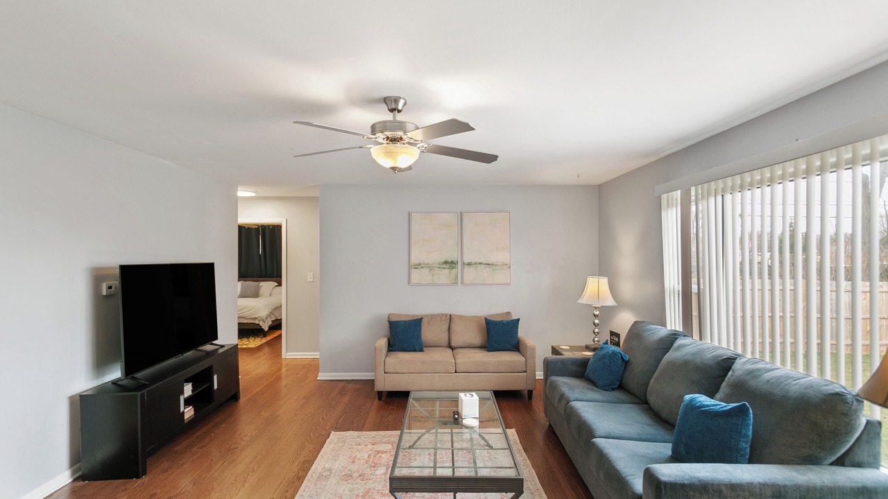 Photo of Livingroom in Russell