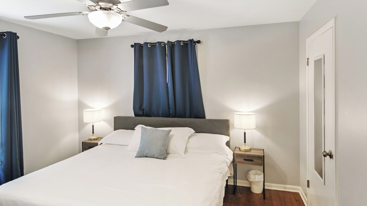 Photo of Bedroom in Russell