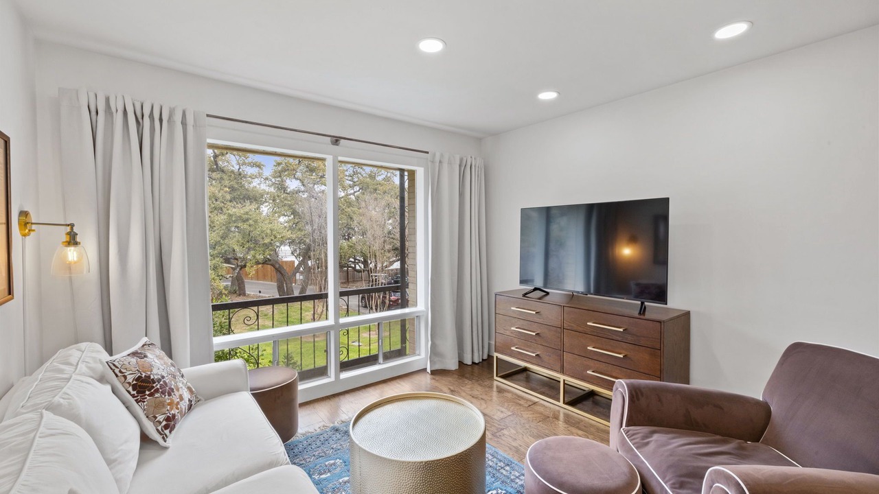 Photo of Livingroom in Allandale