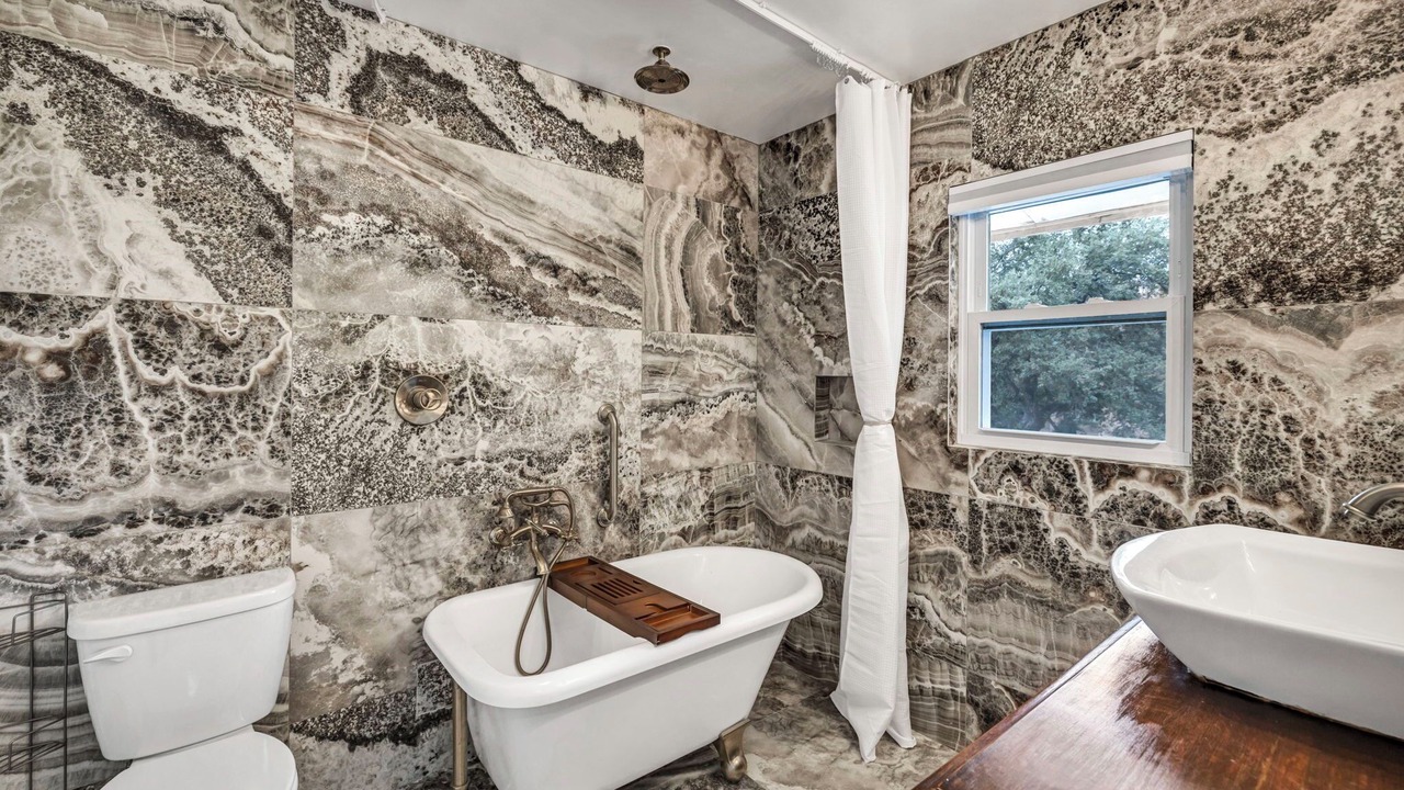 Photo of Bathroom in Allandale