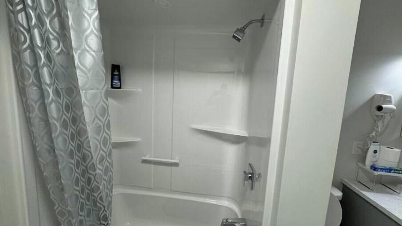 Photo of Bathroom in Dieppe