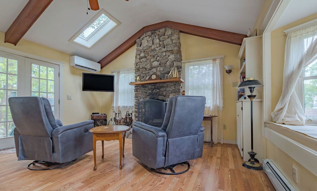 Photo of Livingroom in Peaks Island