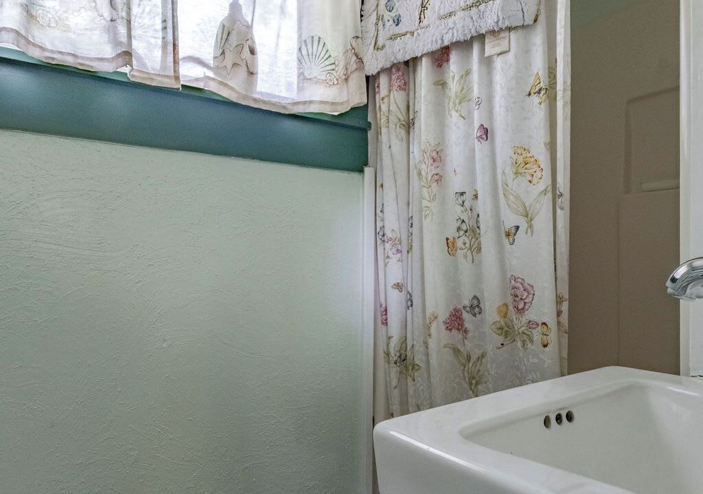 Photo of Bathroom in Peaks Island