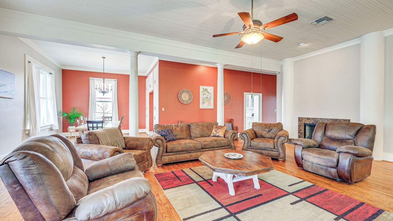 Photo of Livingroom in Hondo