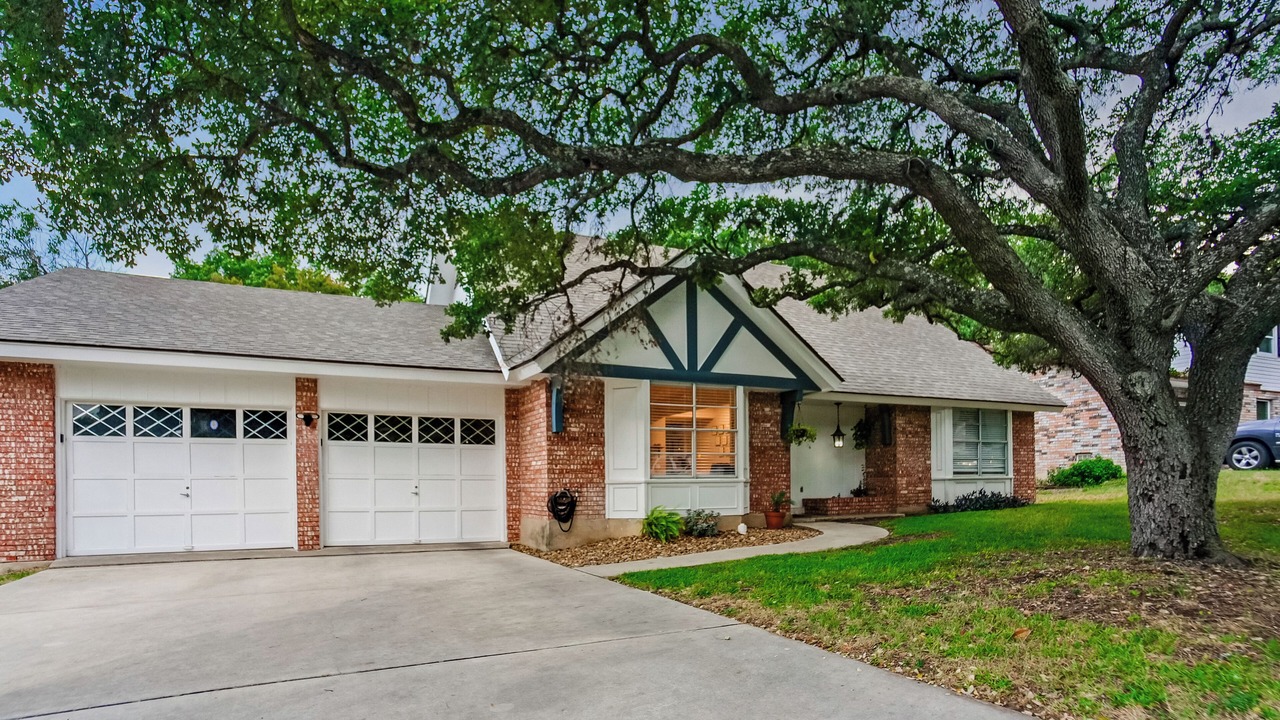 Photo of Outdoor in Vance Jackson