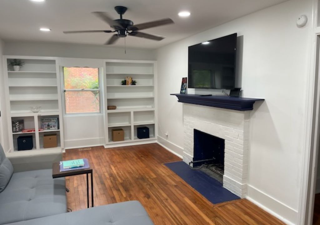 Photo of Livingroom in Forest Hills